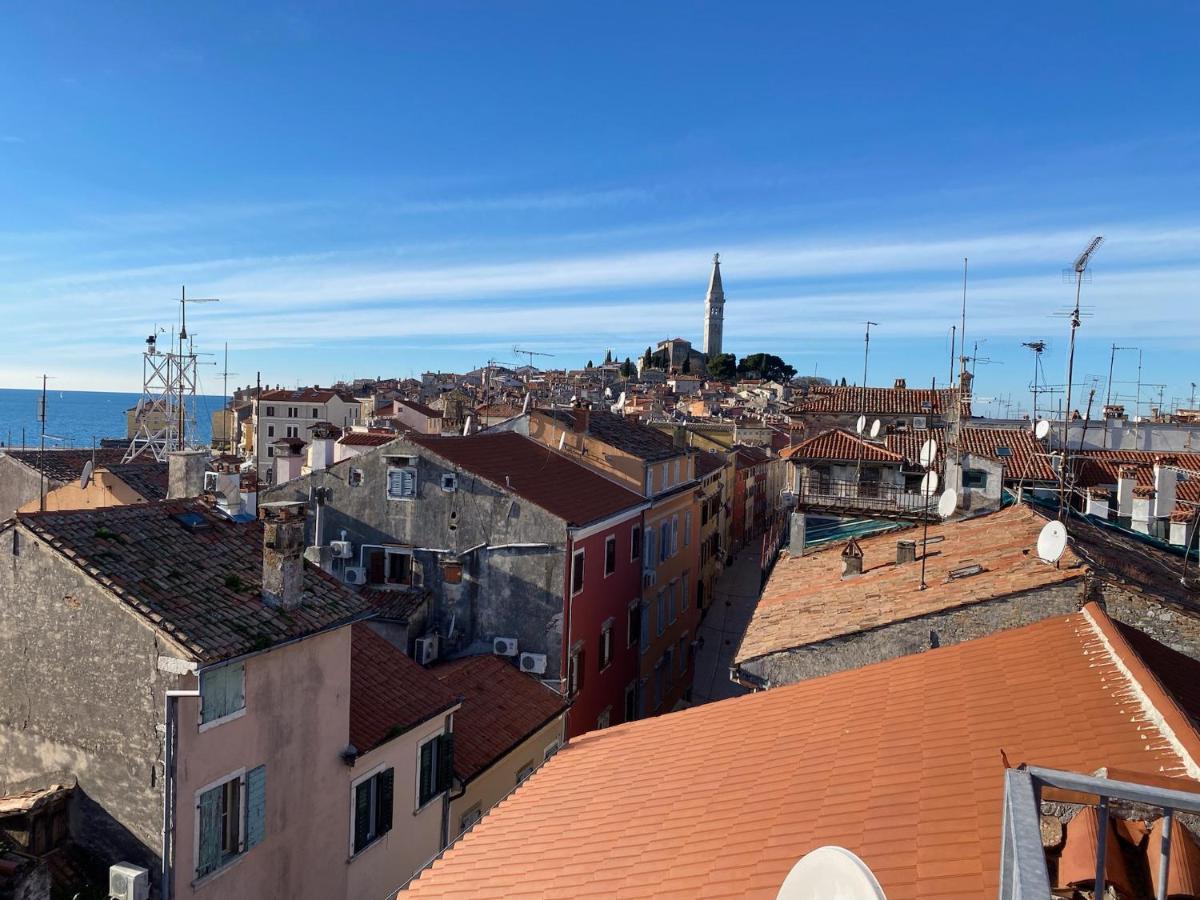 Beautiful Sunsets Over The Roofs Of Rovinj Apartment Exterior foto
