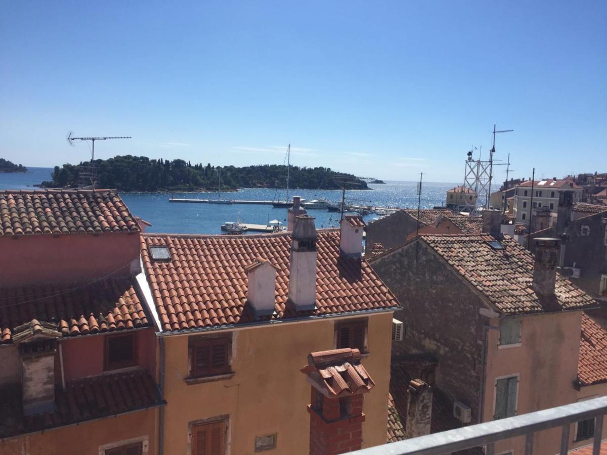 Beautiful Sunsets Over The Roofs Of Rovinj Apartment Exterior foto